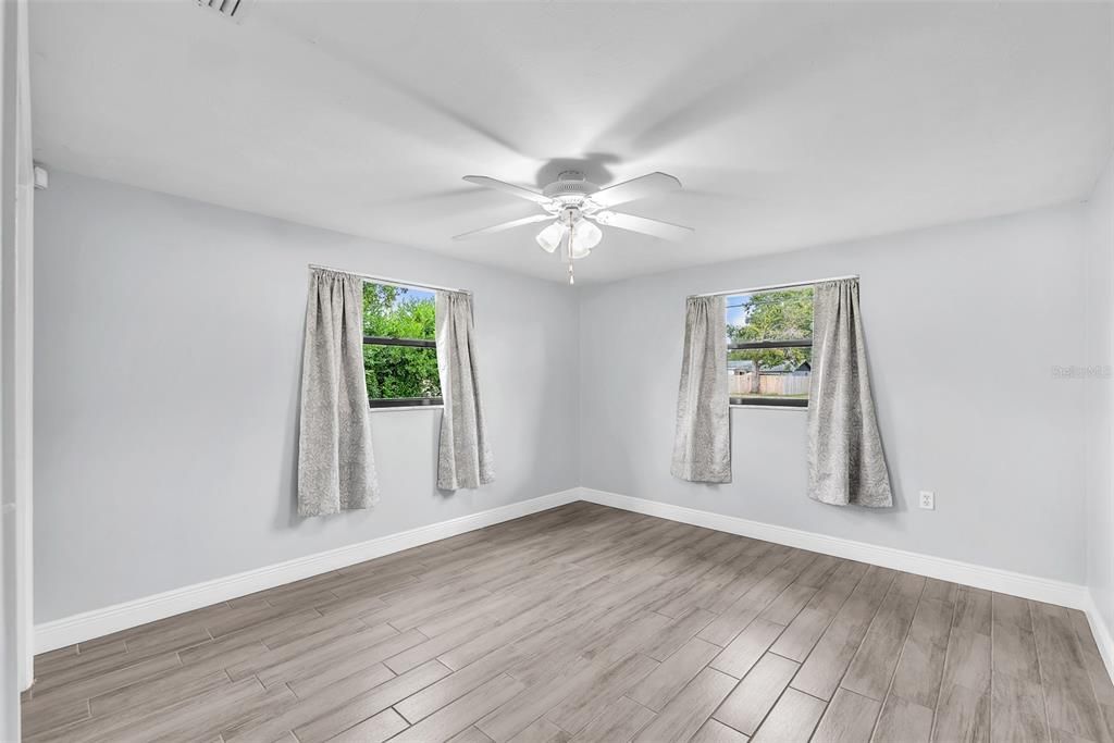 Под контрактом: $385,000 (3 спален, 2 ванн, 1711 Квадратных фут)