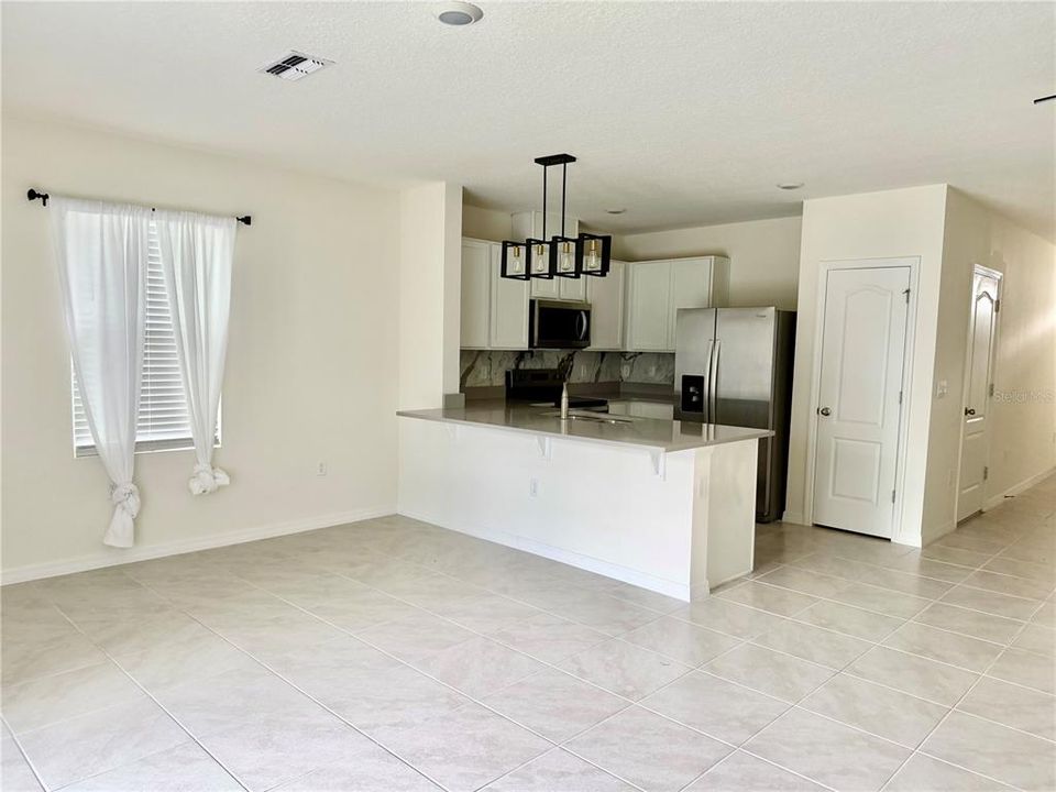 For Sale: $340,000 (3 beds, 2 baths, 1488 Square Feet)