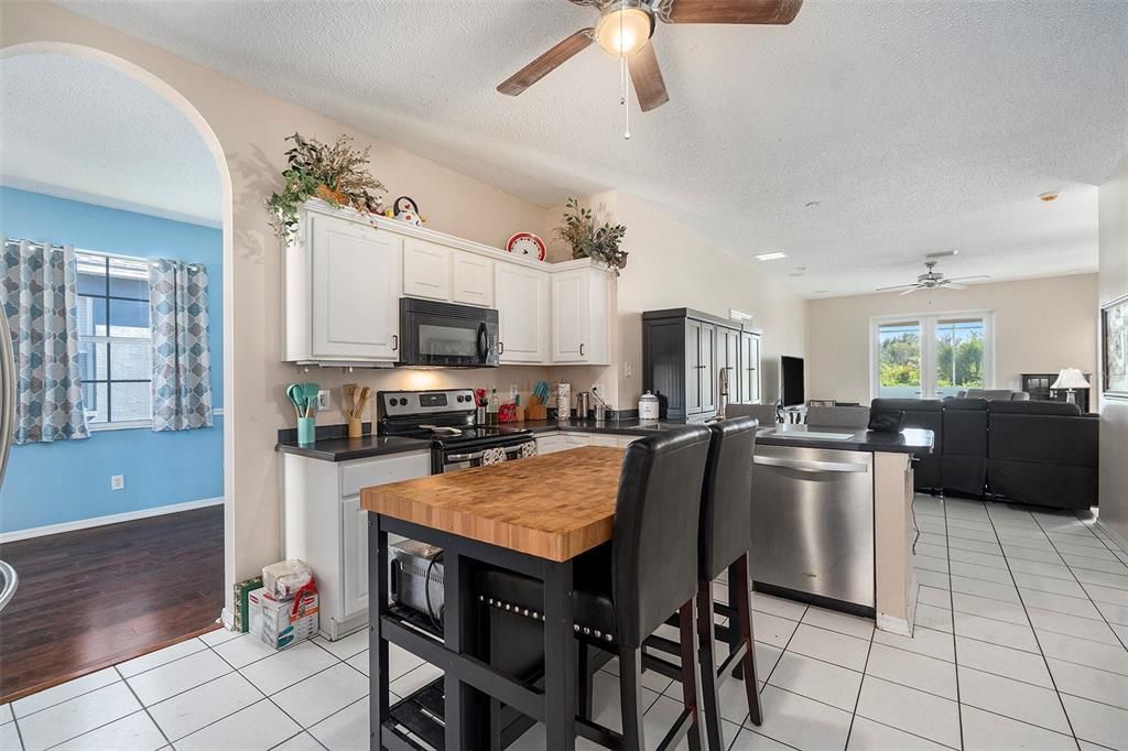 Active With Contract: $464,900 (5 beds, 3 baths, 2350 Square Feet)