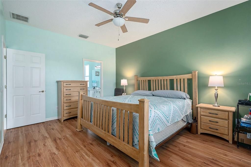 Active With Contract: $464,900 (5 beds, 3 baths, 2350 Square Feet)