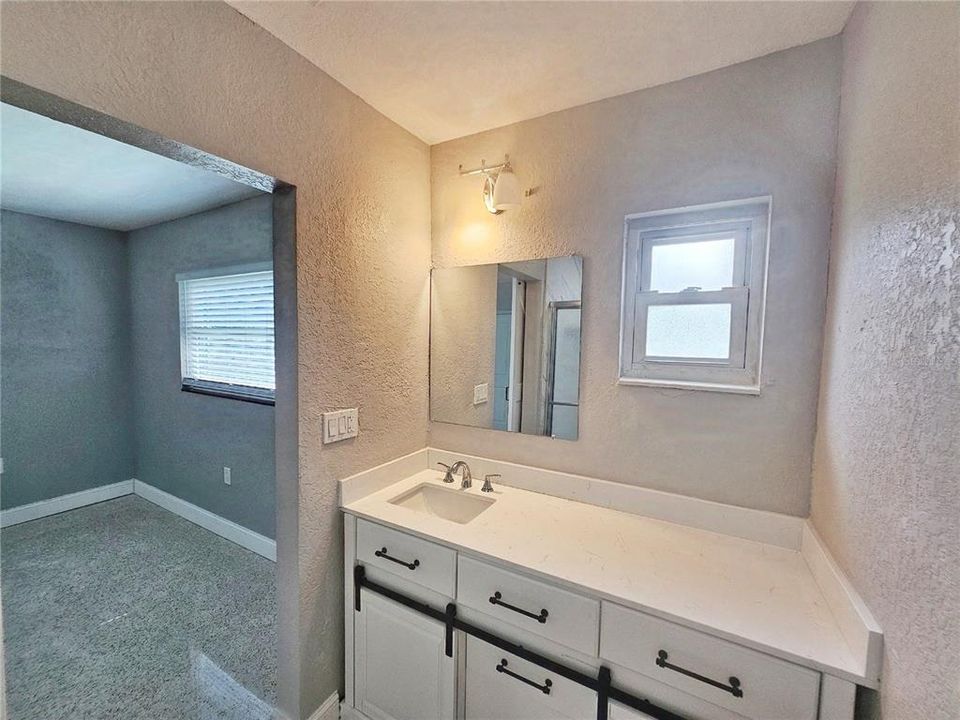 Active With Contract: $3,000 (3 beds, 2 baths, 1250 Square Feet)