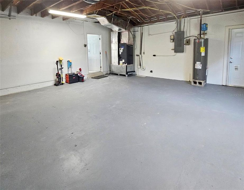 Active With Contract: $3,000 (3 beds, 2 baths, 1250 Square Feet)