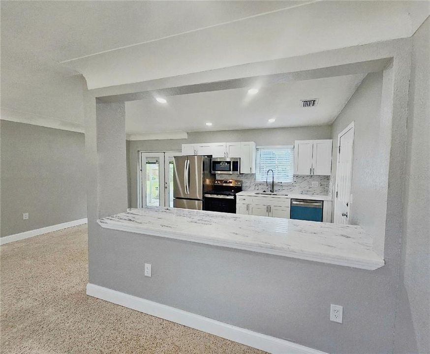 Active With Contract: $3,000 (3 beds, 2 baths, 1250 Square Feet)