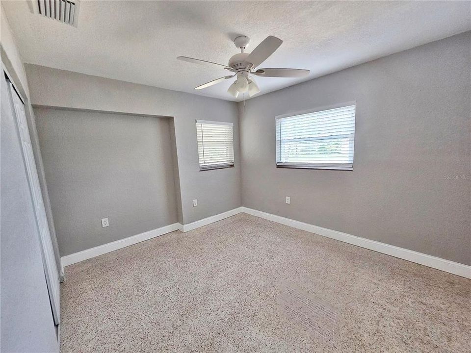 Active With Contract: $3,000 (3 beds, 2 baths, 1250 Square Feet)