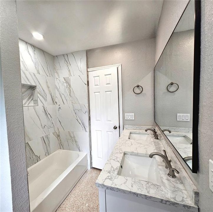 Active With Contract: $3,000 (3 beds, 2 baths, 1250 Square Feet)