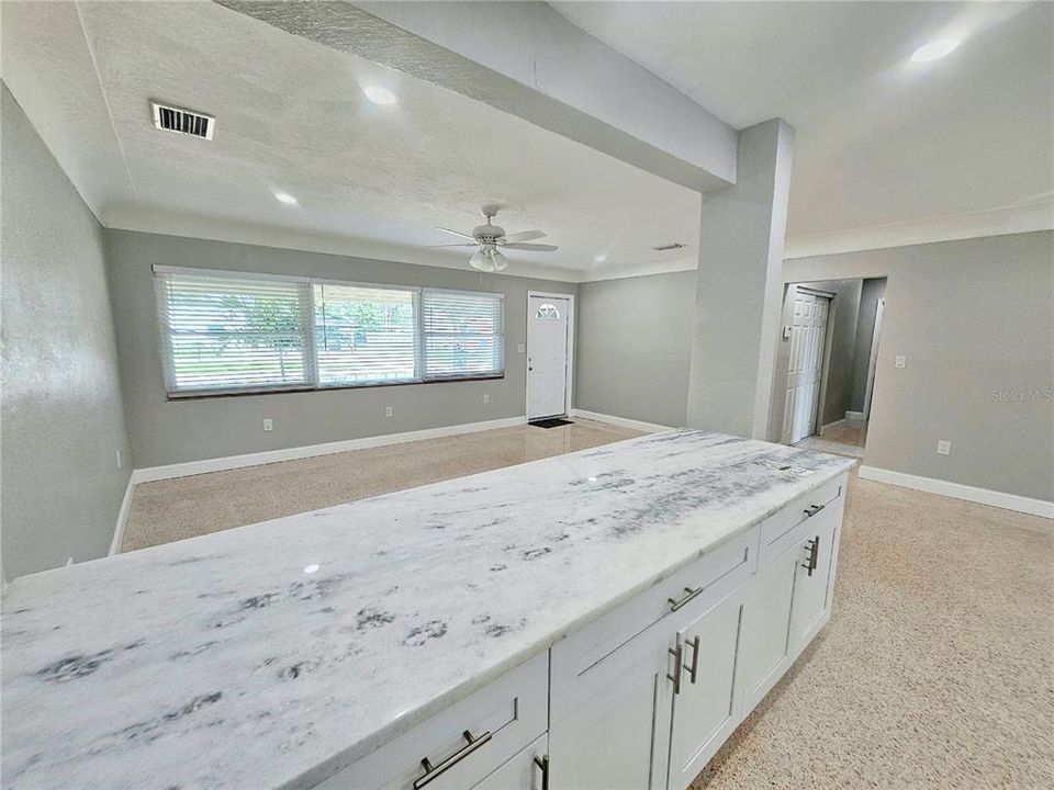 Active With Contract: $3,000 (3 beds, 2 baths, 1250 Square Feet)