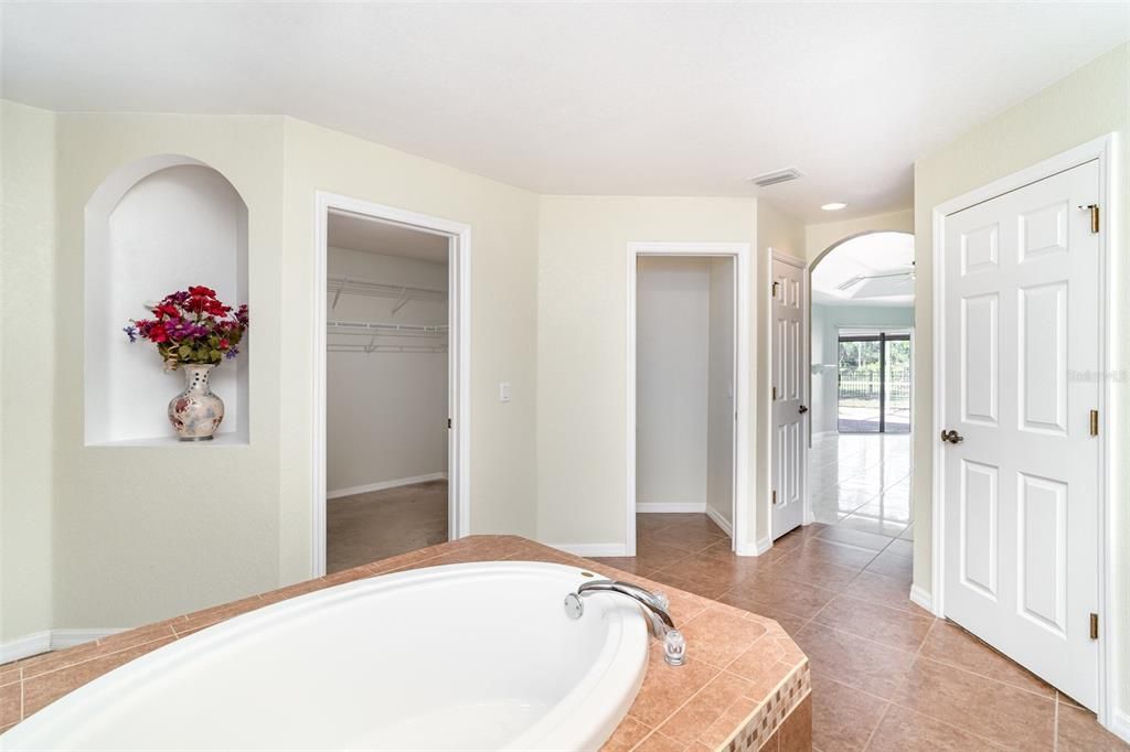 На продажу: $485,000 (3 спален, 2 ванн, 2054 Квадратных фут)