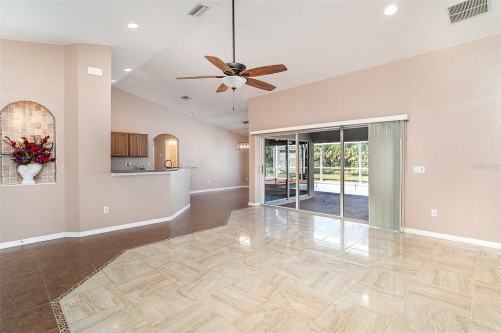 На продажу: $485,000 (3 спален, 2 ванн, 2054 Квадратных фут)