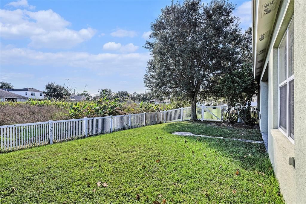 Под контрактом: $360,000 (4 спален, 2 ванн, 2169 Квадратных фут)