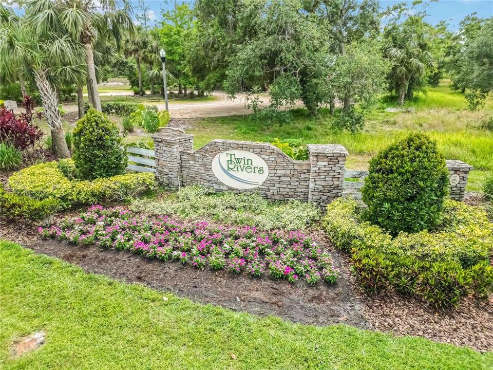 For Sale: $452,900 (4 beds, 3 baths, 2197 Square Feet)