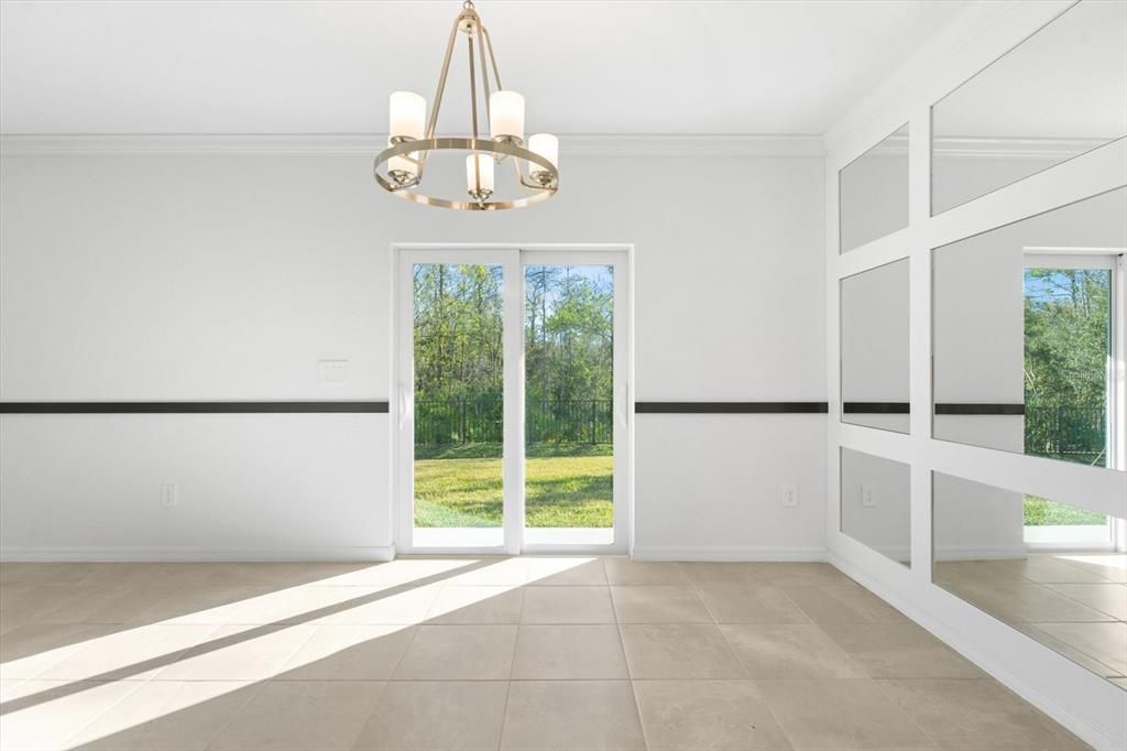 Под контрактом: $429,500 (4 спален, 2 ванн, 1871 Квадратных фут)