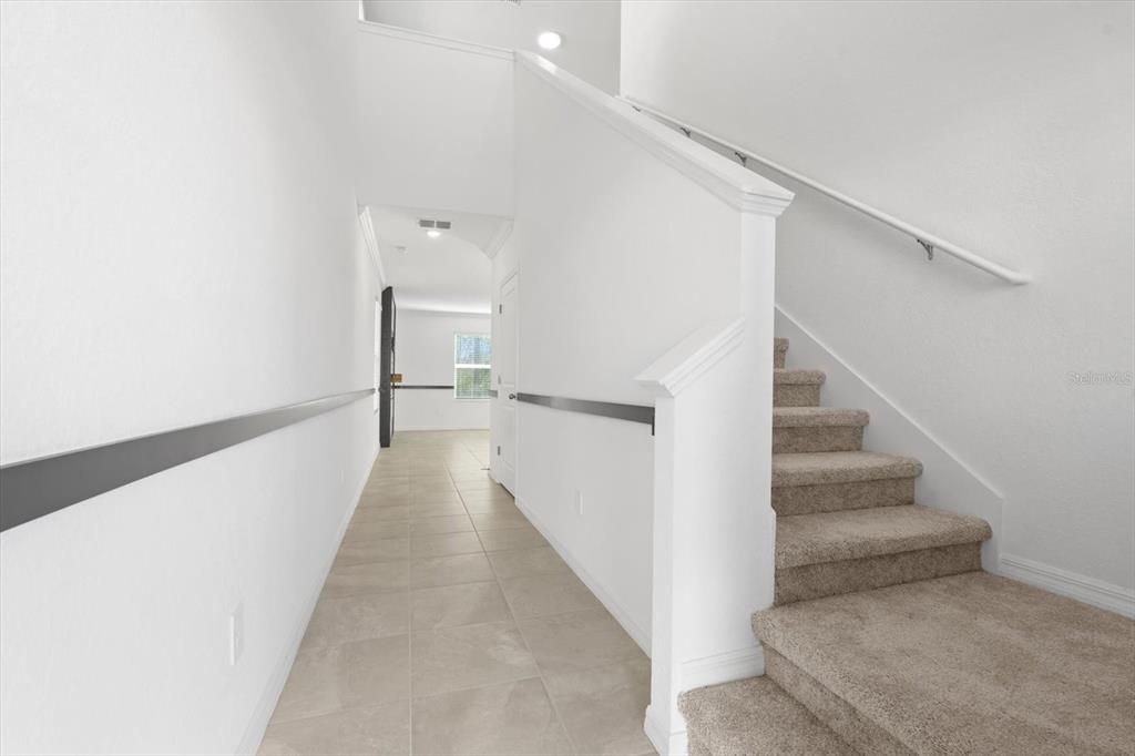 Под контрактом: $429,500 (4 спален, 2 ванн, 1871 Квадратных фут)