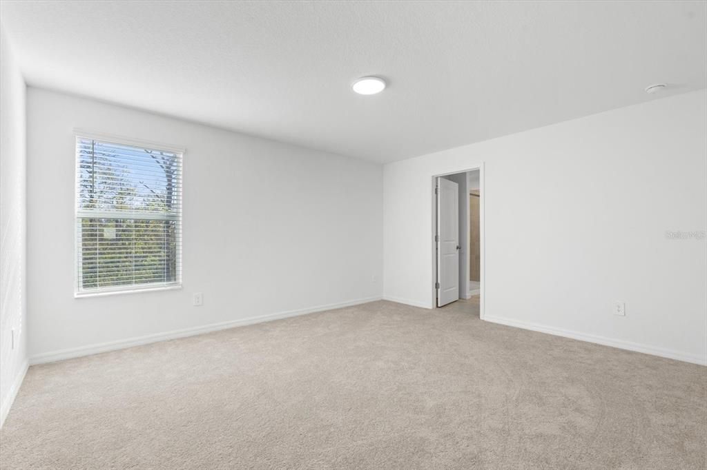 Под контрактом: $429,500 (4 спален, 2 ванн, 1871 Квадратных фут)