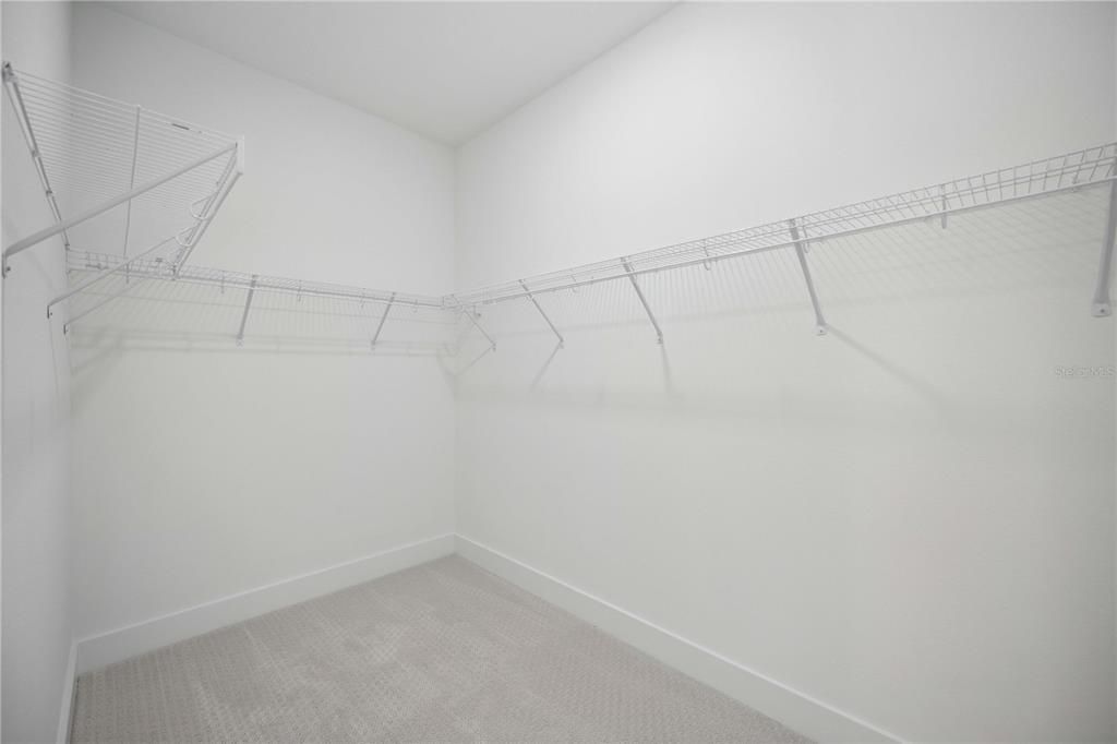 Activo con contrato: $499,000 (4 camas, 3 baños, 2134 Pies cuadrados)