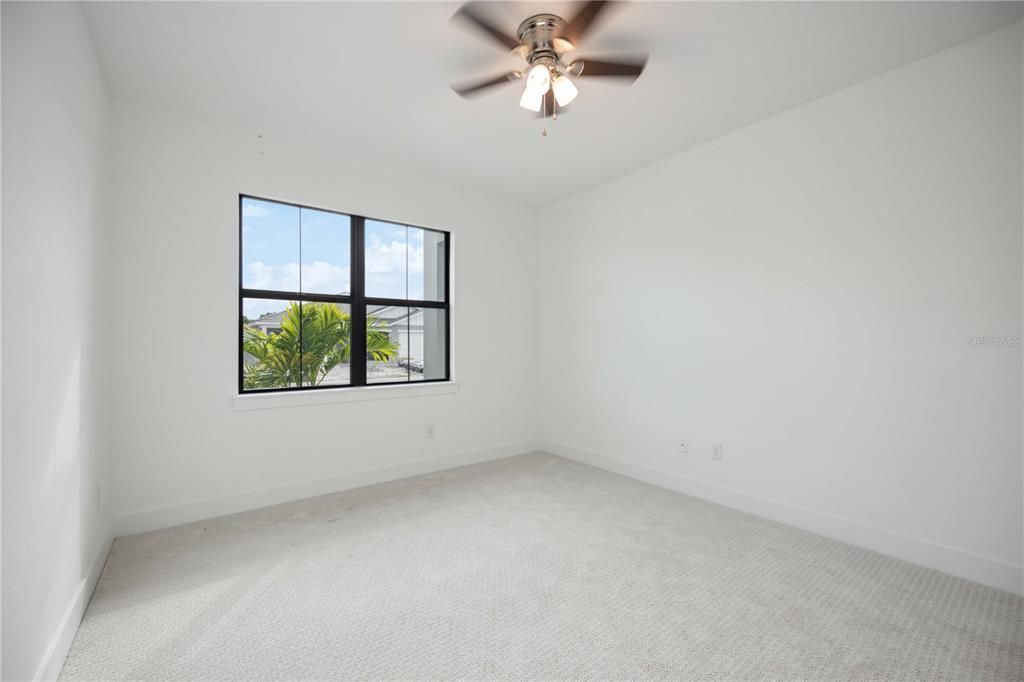 Activo con contrato: $499,000 (4 camas, 3 baños, 2134 Pies cuadrados)