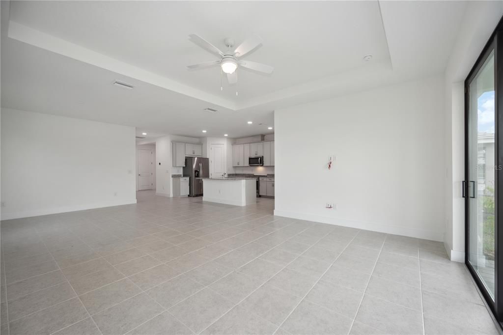 Activo con contrato: $499,000 (4 camas, 3 baños, 2134 Pies cuadrados)