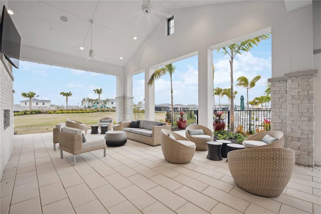 Activo con contrato: $499,000 (4 camas, 3 baños, 2134 Pies cuadrados)