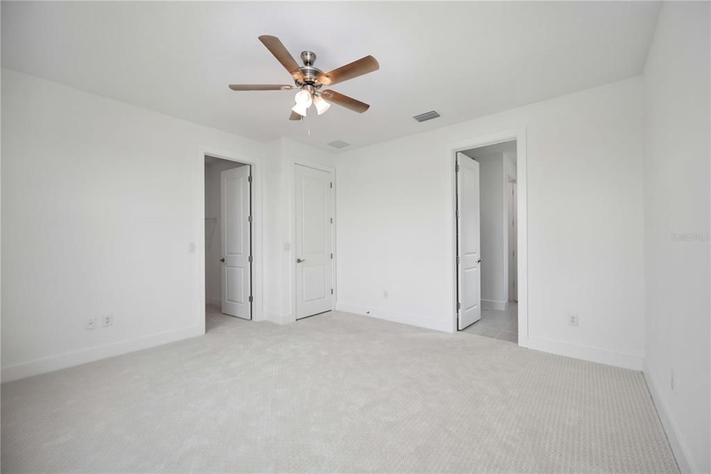 Activo con contrato: $499,000 (4 camas, 3 baños, 2134 Pies cuadrados)