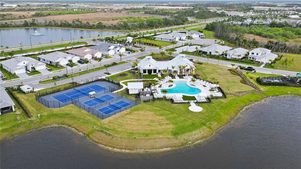 Activo con contrato: $499,000 (4 camas, 3 baños, 2134 Pies cuadrados)