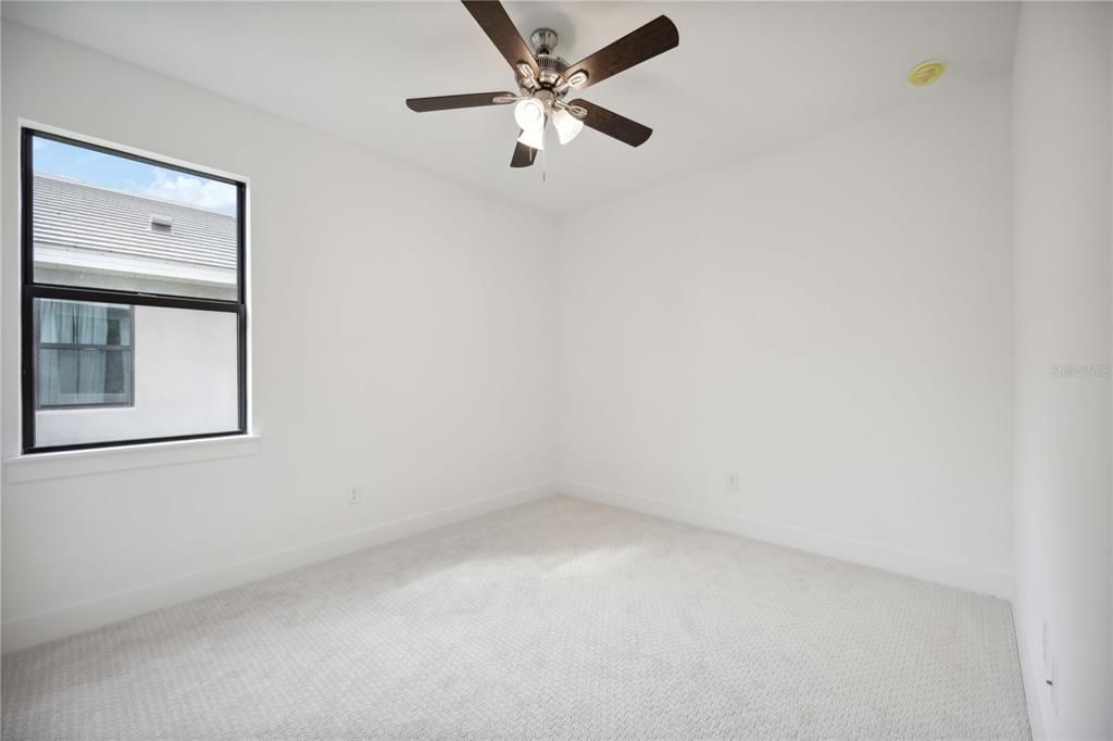 Activo con contrato: $499,000 (4 camas, 3 baños, 2134 Pies cuadrados)