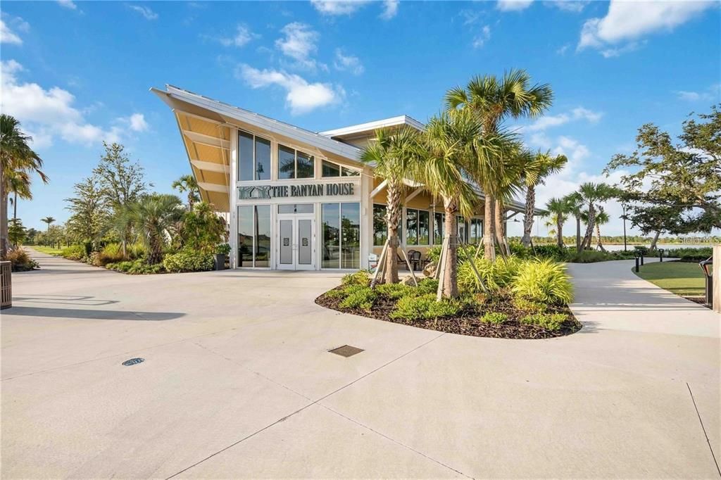 Activo con contrato: $499,000 (4 camas, 3 baños, 2134 Pies cuadrados)