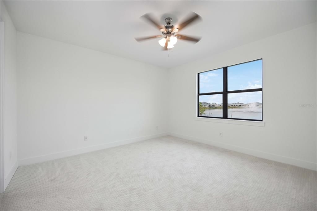 Activo con contrato: $499,000 (4 camas, 3 baños, 2134 Pies cuadrados)