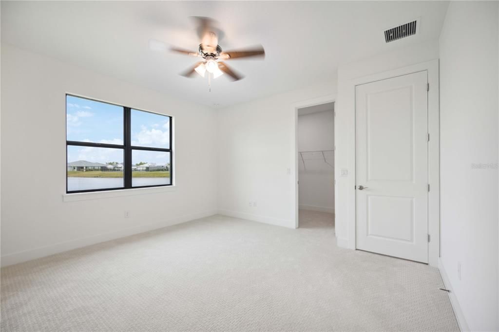 Activo con contrato: $499,000 (4 camas, 3 baños, 2134 Pies cuadrados)