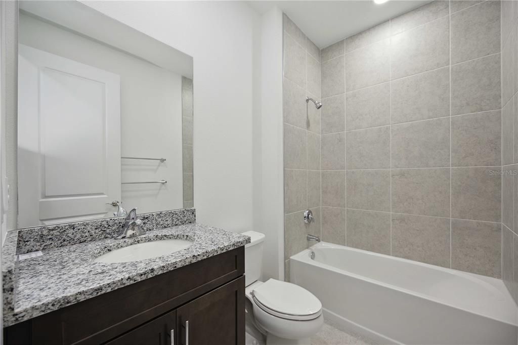 Activo con contrato: $499,000 (4 camas, 3 baños, 2134 Pies cuadrados)