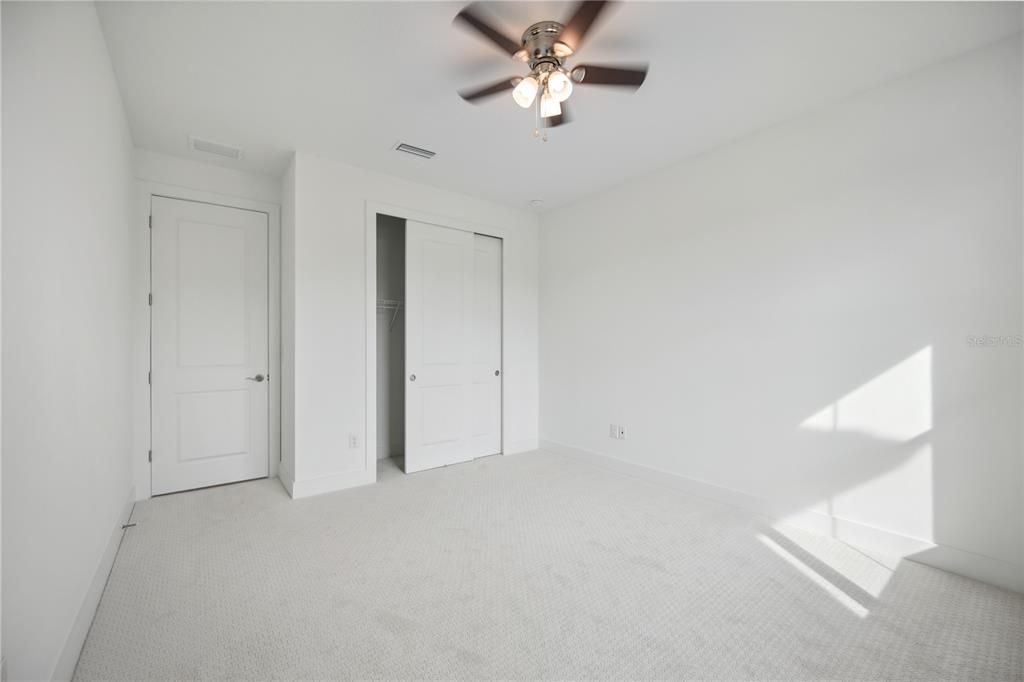 Activo con contrato: $499,000 (4 camas, 3 baños, 2134 Pies cuadrados)