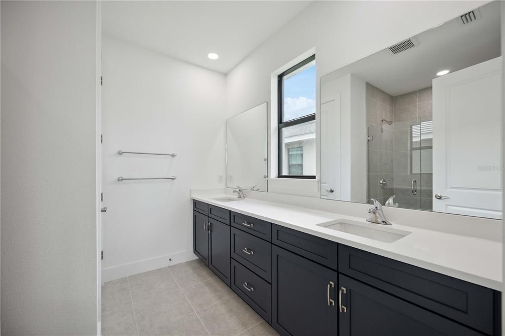 Activo con contrato: $499,000 (4 camas, 3 baños, 2134 Pies cuadrados)