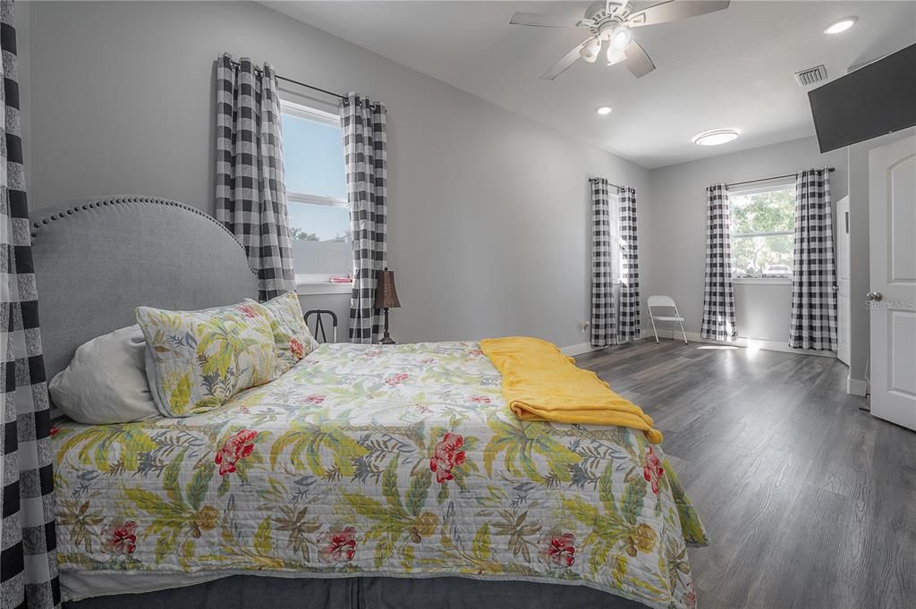 For Sale: $465,000 (3 beds, 2 baths, 1983 Square Feet)