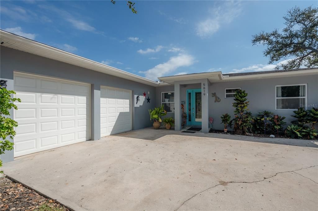 For Sale: $465,000 (3 beds, 2 baths, 1983 Square Feet)