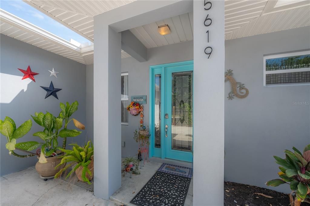 For Sale: $465,000 (3 beds, 2 baths, 1983 Square Feet)