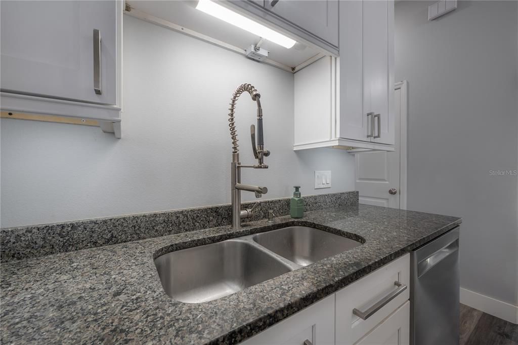 For Sale: $465,000 (3 beds, 2 baths, 1983 Square Feet)