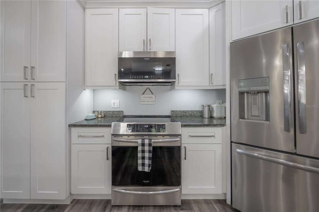 For Sale: $465,000 (3 beds, 2 baths, 1983 Square Feet)