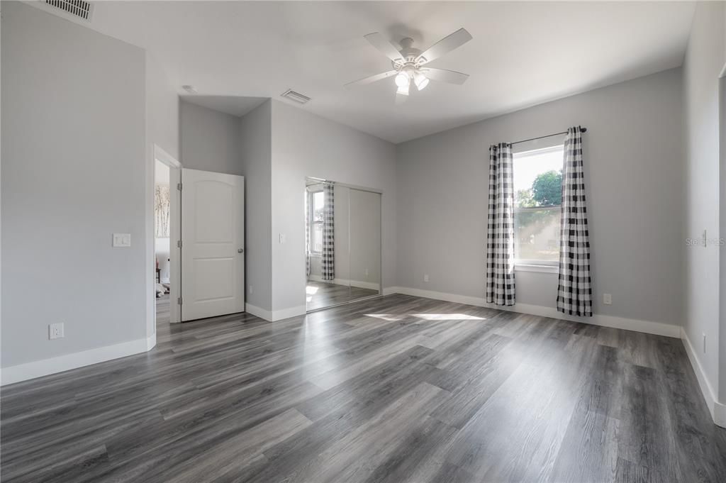 For Sale: $465,000 (3 beds, 2 baths, 1983 Square Feet)