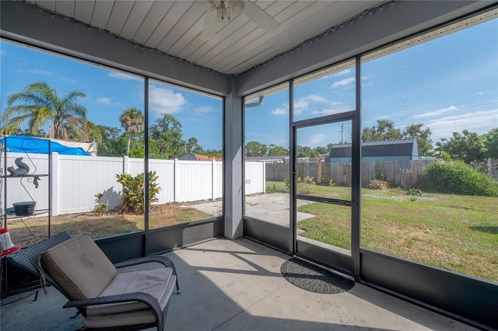 For Sale: $465,000 (3 beds, 2 baths, 1983 Square Feet)