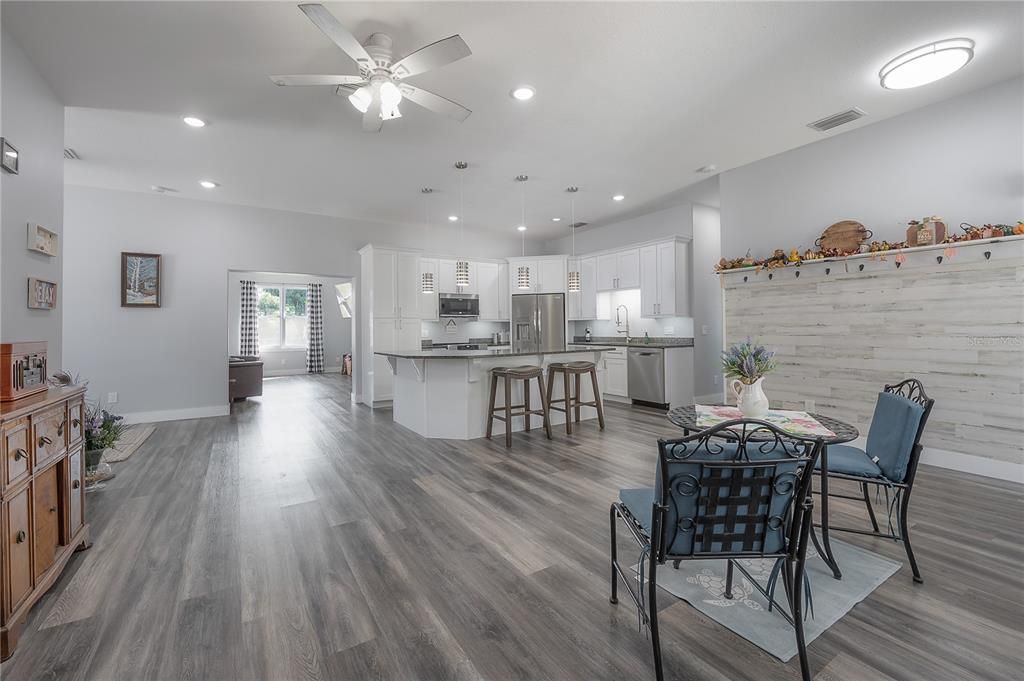 For Sale: $465,000 (3 beds, 2 baths, 1983 Square Feet)