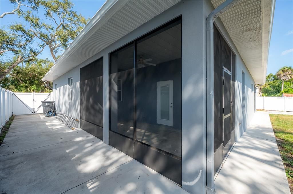 For Sale: $465,000 (3 beds, 2 baths, 1983 Square Feet)