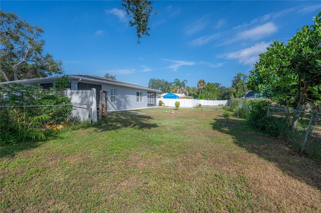 For Sale: $465,000 (3 beds, 2 baths, 1983 Square Feet)