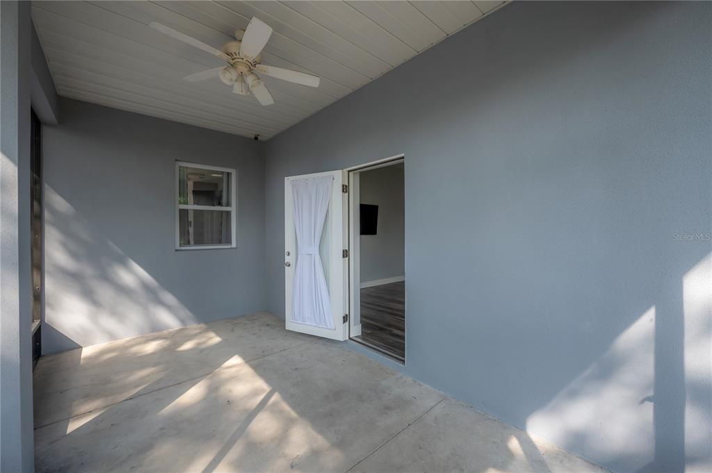 For Sale: $465,000 (3 beds, 2 baths, 1983 Square Feet)