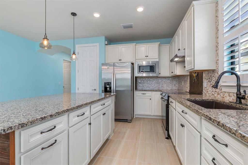 待售: $477,000 (2 贝兹, 2 浴室, 1815 平方英尺)