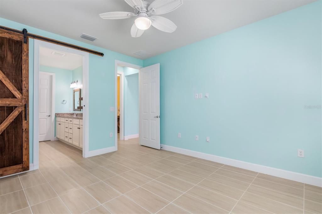 待售: $477,000 (2 贝兹, 2 浴室, 1815 平方英尺)