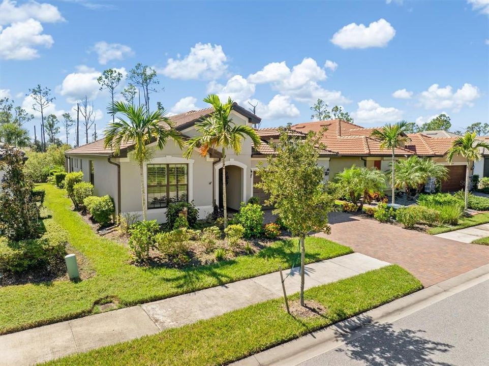 待售: $477,000 (2 贝兹, 2 浴室, 1815 平方英尺)