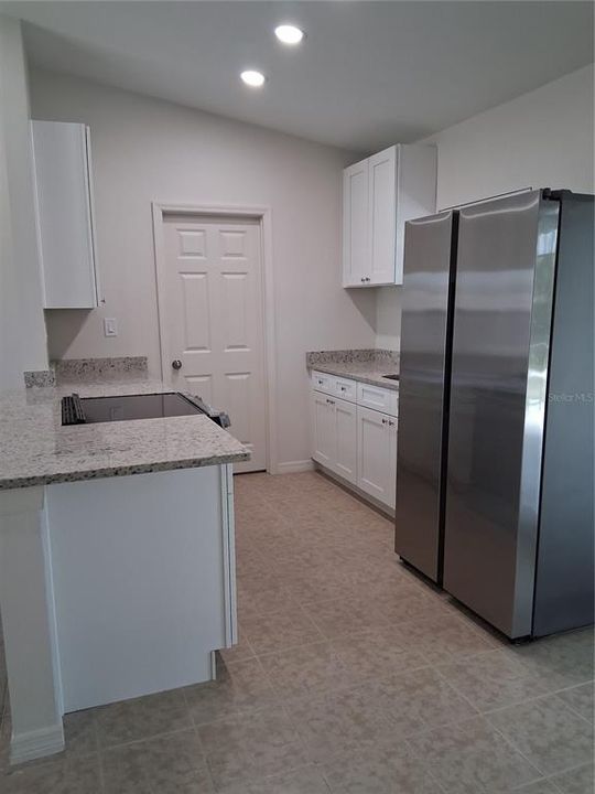 出租: $1,795 (2 贝兹, 1 浴室, 912 平方英尺)