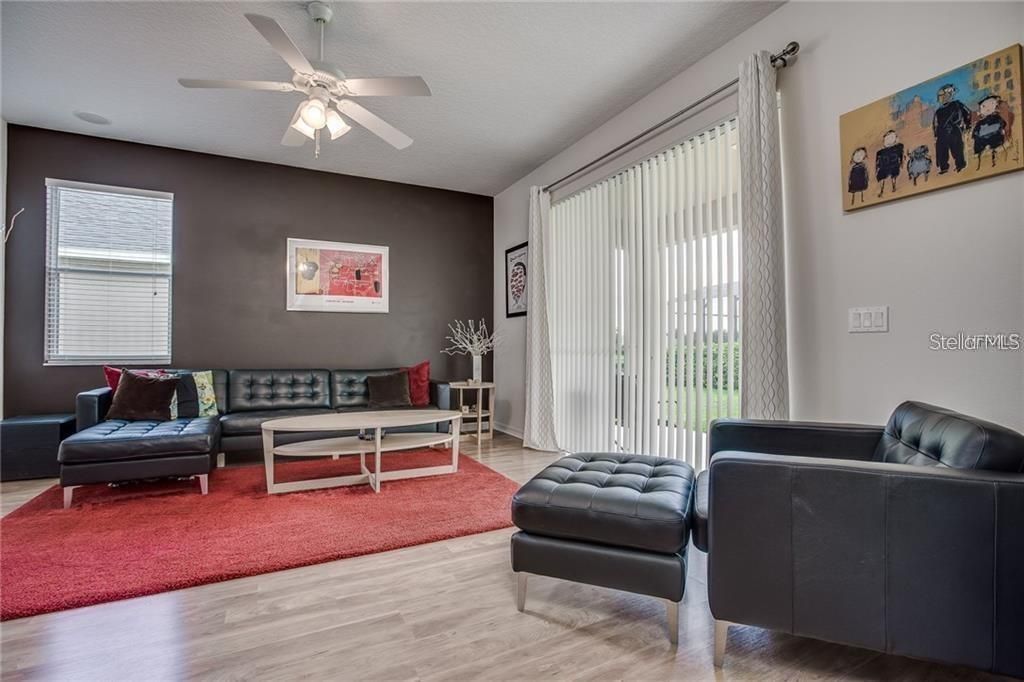 В аренду: $2,400 (3 спален, 2 ванн, 1579 Квадратных фут)