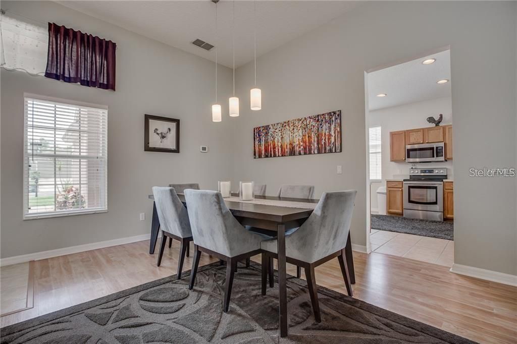 В аренду: $2,400 (3 спален, 2 ванн, 1579 Квадратных фут)