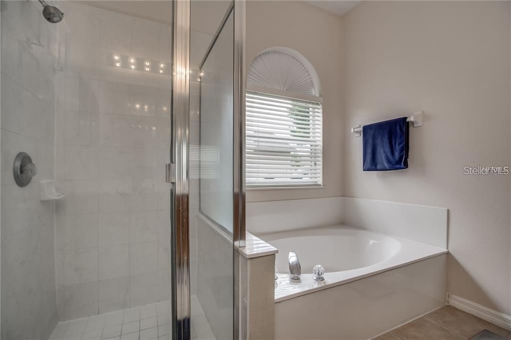 В аренду: $2,400 (3 спален, 2 ванн, 1579 Квадратных фут)