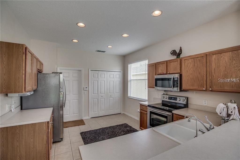 В аренду: $2,400 (3 спален, 2 ванн, 1579 Квадратных фут)