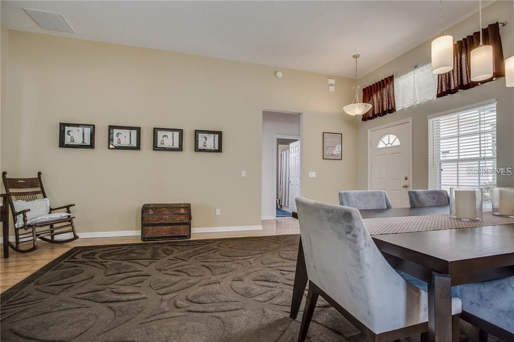 В аренду: $2,400 (3 спален, 2 ванн, 1579 Квадратных фут)